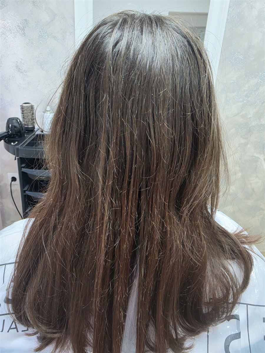Păr lung îngrijit, rezultat din salon