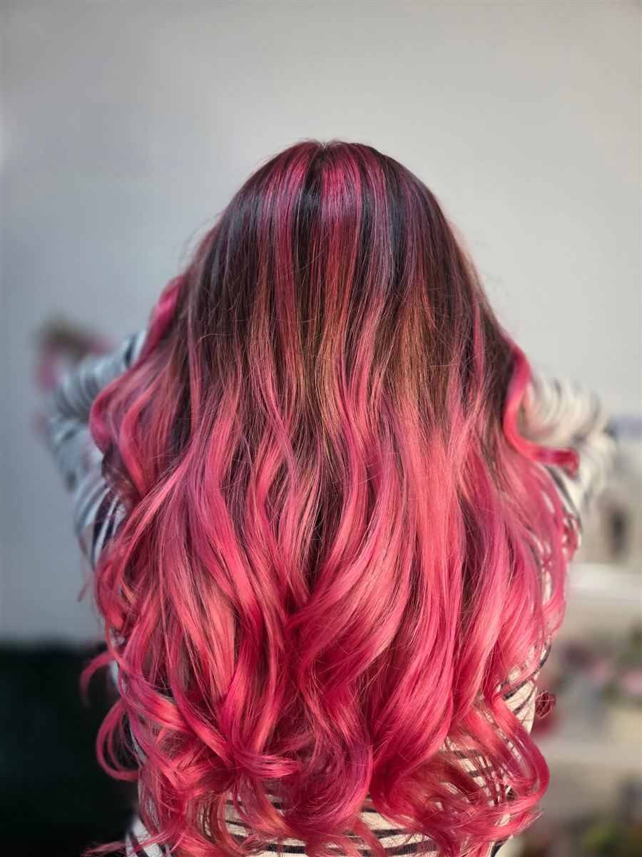 Balayage roz cu bucle